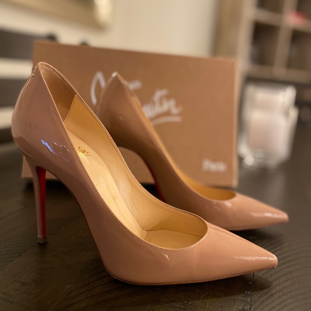Christian Louboutin Décolleté Pointy Nude Heels